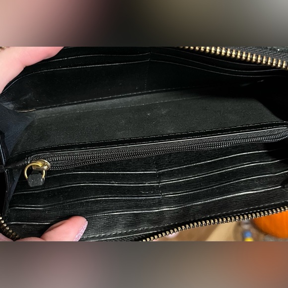 Fossil Suede Wallet - Picture 2 of 5